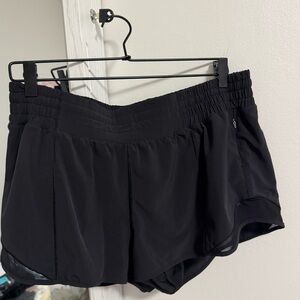 Lululemon Hotty Hot High-Rise Lined Short 2.5